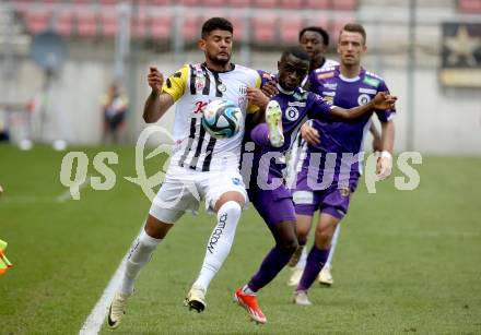 Fussball Bundesliga. SK Austria Klagenfurt gegen LASK.  Solomon Bonnah,  (Klagenfurt), Andres Alberto Andrade Cedeno  (LASK).  Klagenfurt, am 5.5.2024.
Foto: Kuess
www.qspictures.net
---
pressefotos, pressefotografie, kuess, qs, qspictures, sport, bild, bilder, bilddatenbank