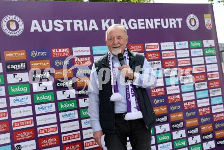 Fussball. SK Austria Klagenfurt. Einweihung Freddy-Hohenberger-Platz. Willy Haslitzer . Klagenfurt, 5.5.2024.
Foto: Kuess
www.qspictures.net
---
pressefotos, pressefotografie, kuess, qs, qspictures, sport, bild, bilder, bilddatenbank