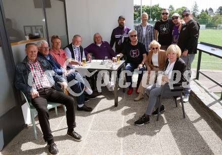 Fussball. SK Austria Klagenfurt. Einweihung Freddy-Hohenberger-Platz.  Walter Ludescher, Walter Koch, Willy Haslitzer, Helmut Koenig, Kurt Widmann, Herbert Matschek, Uschi Hohenberger. Klagenfurt, 5.5.2024.
Foto: Kuess
www.qspictures.net
---
pressefotos, pressefotografie, kuess, qs, qspictures, sport, bild, bilder, bilddatenbank