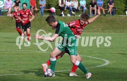 Fussball. Kaerntner Liga. Ferlach Atus gegen Lendorf.  Stefan Ebner  (Ferlach),  Christian Kautz (Lendorf).  Ferlach, 11.5.2024.
Foto: Kuess
www.qspictures.net
---
pressefotos, pressefotografie, kuess, qs, qspictures, sport, bild, bilder, bilddatenbank