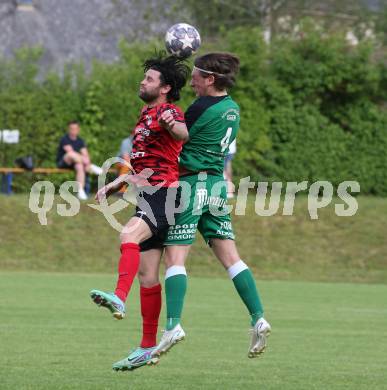 Fussball. Kaerntner Liga. Ferlach Atus gegen Lendorf.   Stephan Buergler (Ferlach),  Josip Jelic (Lendorf).  Ferlach, 11.5.2024.
Foto: Kuess
www.qspictures.net
---
pressefotos, pressefotografie, kuess, qs, qspictures, sport, bild, bilder, bilddatenbank