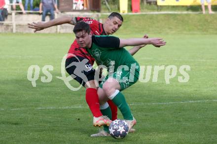 Fussball. Kaerntner Liga. Ferlach Atus gegen Lendorf.  Lukas Jaklitsch   (Ferlach),  Florian Pingist (Lendorf).  Ferlach, 11.5.2024.
Foto: Kuess
www.qspictures.net
---
pressefotos, pressefotografie, kuess, qs, qspictures, sport, bild, bilder, bilddatenbank