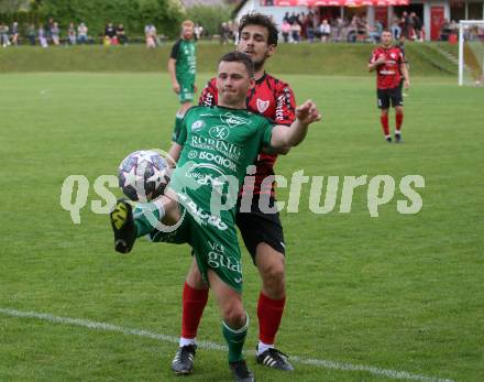 Fussball. Kaerntner Liga. Ferlach Atus gegen Lendorf.  Martin Sustersic  (Ferlach),  Thomas Zraunig (Lendorf).  Ferlach, 11.5.2024.
Foto: Kuess
www.qspictures.net
---
pressefotos, pressefotografie, kuess, qs, qspictures, sport, bild, bilder, bilddatenbank