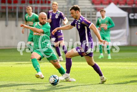 Fussball Bundesliga. SK Austria Klagenfurt gegen SK Rapid Wien.  Andrew Irving (Klagenfurt), Lukas Grgic    (Rapid).  Klagenfurt, am 12.5.2024.
Foto: Kuess
www.qspictures.net
---
pressefotos, pressefotografie, kuess, qs, qspictures, sport, bild, bilder, bilddatenbank