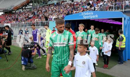 Fussball Bundesliga. SK Austria Klagenfurt gegen SK Rapid Wien.   Thorsten Mahrer,  (Klagenfurt), Guido Burgstaller   (Rapid).  Klagenfurt, am 12.5.2024.
Foto: Kuess
www.qspictures.net
---
pressefotos, pressefotografie, kuess, qs, qspictures, sport, bild, bilder, bilddatenbank