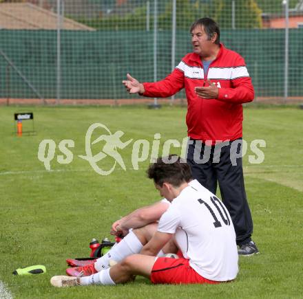 Fussball 2. KLasse C. Oberes Metnitztal gegen Strassburg.  Betreuer (Metnitztal),  Grades, am 18.5.2024.
Foto: Kuess
www.qspictures.net
---
pressefotos, pressefotografie, kuess, qs, qspictures, sport, bild, bilder, bilddatenbank