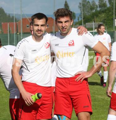 Fussball 2. KLasse C. Oberes Metnitztal gegen Strassburg. David Leiter, Samuel Leiter  (Metnitztal),  Grades, am 18.5.2024.
Foto: Kuess
www.qspictures.net
---
pressefotos, pressefotografie, kuess, qs, qspictures, sport, bild, bilder, bilddatenbank