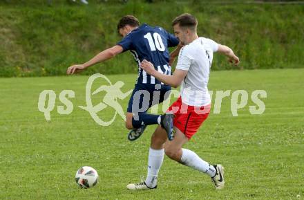 Fussball 2. KLasse C. Oberes Metnitztal gegen Strassburg.  David Leiter (Metnitztal),  Felix Andreas Schmoelzer  (Strassburg). Grades, am 18.5.2024.
Foto: Kuess
www.qspictures.net
---
pressefotos, pressefotografie, kuess, qs, qspictures, sport, bild, bilder, bilddatenbank