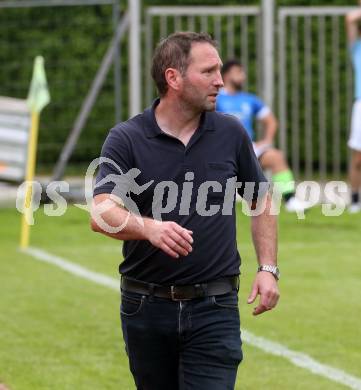 Fussball 1. Klasse D. Bad St. Leonhard gegen Eitweg .  Trainer Horst Friesacher (Eitweg ). St. Bad St. Leonhard, am 8.6.2024.
Foto: Kuess
www.qspictures.net
---
pressefotos, pressefotografie, kuess, qs, qspictures, sport, bild, bilder, bilddatenbank