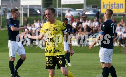 Fussball 1. Klasse D. Bad St. Leonhard gegen Eitweg .  Torjubel Patrick Schlacher  (Bad St. Leonhard),  St. Bad St. Leonhard, am 8.6.2024.
Foto: Kuess
www.qspictures.net
---
pressefotos, pressefotografie, kuess, qs, qspictures, sport, bild, bilder, bilddatenbank