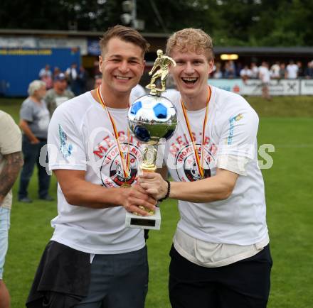 Fussball 1. Klasse C. Ludmannsdorf gegen Oberglan.. Meisterjubel   (Ludmannsdorf). Ludmannsdorf, am 9.6.2024.
Foto: Kuess
www.qspictures.net
---
pressefotos, pressefotografie, kuess, qs, qspictures, sport, bild, bilder, bilddatenbank