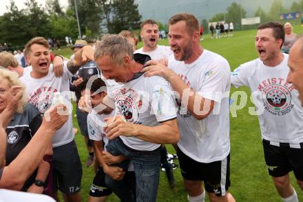 Fussball 1. Klasse C. Ludmannsdorf gegen Oberglan.. Meisterjubel, Trainer Wolfgang Andreas Eberhard   (Ludmannsdorf). Ludmannsdorf, am 9.6.2024.
Foto: Kuess
www.qspictures.net
---
pressefotos, pressefotografie, kuess, qs, qspictures, sport, bild, bilder, bilddatenbank