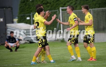 Fussball 1. Klasse D. Bad St. Leonhard gegen Eitweg .  Torjubel Michael Rabensteiner, Patrick Schlacher, Andreas Steinkellner (Bad St. Leonhard),    St. Bad St. Leonhard, am 8.6.2024.
Foto: Kuess
www.qspictures.net
---
pressefotos, pressefotografie, kuess, qs, qspictures, sport, bild, bilder, bilddatenbank