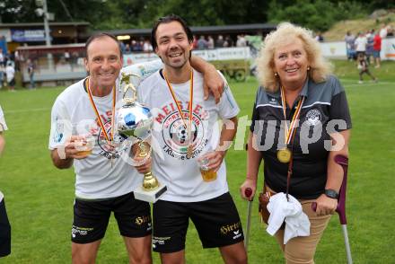 Fussball 1. Klasse C. Ludmannsdorf gegen Oberglan.. Meisterjubel   (Ludmannsdorf). Ludmannsdorf, am 9.6.2024.
Foto: Kuess
www.qspictures.net
---
pressefotos, pressefotografie, kuess, qs, qspictures, sport, bild, bilder, bilddatenbank