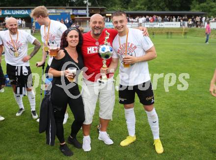 Fussball 1. Klasse C. Ludmannsdorf gegen Oberglan.. Meisterjubel   (Ludmannsdorf). Ludmannsdorf, am 9.6.2024.
Foto: Kuess
www.qspictures.net
---
pressefotos, pressefotografie, kuess, qs, qspictures, sport, bild, bilder, bilddatenbank