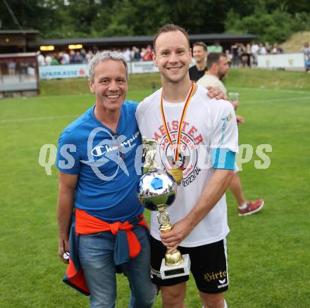 Fussball 1. Klasse C. Ludmannsdorf gegen Oberglan.. Meisterjubel   (Ludmannsdorf). Ludmannsdorf, am 9.6.2024.
Foto: Kuess
www.qspictures.net
---
pressefotos, pressefotografie, kuess, qs, qspictures, sport, bild, bilder, bilddatenbank