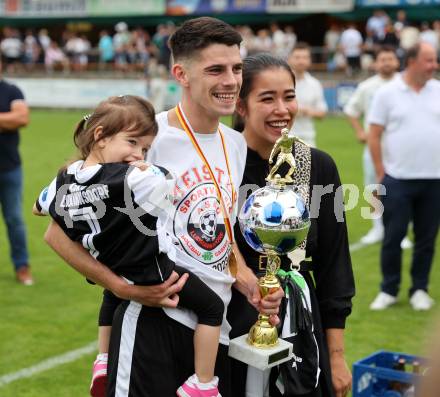 Fussball 1. Klasse C. Ludmannsdorf gegen Oberglan.. Meisterjubel   (Ludmannsdorf). Ludmannsdorf, am 9.6.2024.
Foto: Kuess
www.qspictures.net
---
pressefotos, pressefotografie, kuess, qs, qspictures, sport, bild, bilder, bilddatenbank