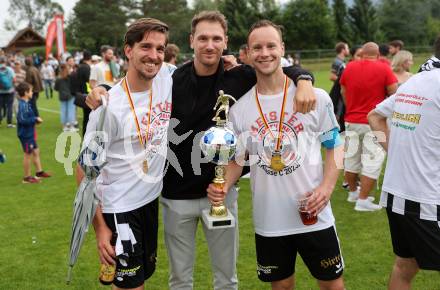 Fussball 1. Klasse C. Ludmannsdorf gegen Oberglan.. Meisterjubel   (Ludmannsdorf). Ludmannsdorf, am 9.6.2024.
Foto: Kuess
www.qspictures.net
---
pressefotos, pressefotografie, kuess, qs, qspictures, sport, bild, bilder, bilddatenbank