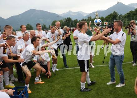 Fussball 1. Klasse C. Ludmannsdorf gegen Oberglan.. Meisterjubel  Michael Augustin Jakopitsch, Thomas Jank (Ludmannsdorf). Ludmannsdorf, am 9.6.2024.
Foto: Kuess
www.qspictures.net
---
pressefotos, pressefotografie, kuess, qs, qspictures, sport, bild, bilder, bilddatenbank