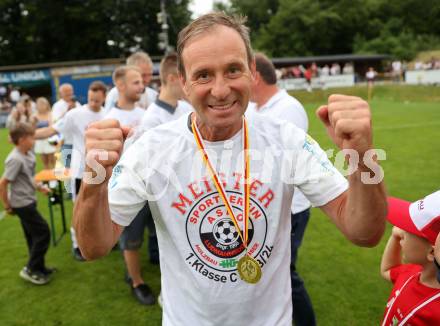 Fussball 1. Klasse C. Ludmannsdorf gegen Oberglan.. Meisterjubel  Albert Quantschnig (Ludmannsdorf). Ludmannsdorf, am 9.6.2024.
Foto: Kuess
www.qspictures.net
---
pressefotos, pressefotografie, kuess, qs, qspictures, sport, bild, bilder, bilddatenbank