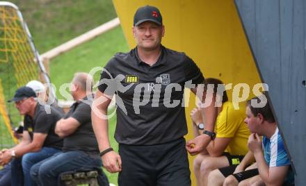 Fussball 1. Klasse D. Bad St. Leonhard gegen Eitweg .  Trainer Herwig Kreuzer (Bad St. Leonhard),  St. Bad St. Leonhard, am 8.6.2024.
Foto: Kuess
www.qspictures.net
---
pressefotos, pressefotografie, kuess, qs, qspictures, sport, bild, bilder, bilddatenbank