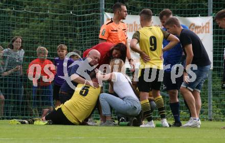 Fussball 1. Klasse C. Ludmannsdorf gegen Oberglan.. Robert Mijic verletzt, Dr. Hubert Kruschitz  (Ludmannsdorf). Ludmannsdorf, am 9.6.2024.
Foto: Kuess
www.qspictures.net
---
pressefotos, pressefotografie, kuess, qs, qspictures, sport, bild, bilder, bilddatenbank