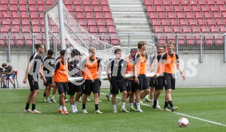 Fussball Bundesliga. Training SK Austria Klagenfurt.  Klagenfurt, am 24.6.2024.
Foto: Kuess
www.qspictures.net
---
pressefotos, pressefotografie, kuess, qs, qspictures, sport, bild, bilder, bilddatenbank