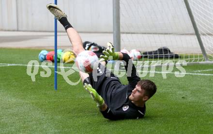 Fussball Bundesliga. Training SK Austria Klagenfurt. Simon Spari. Klagenfurt, am 24.6.2024.
Foto: Kuess
www.qspictures.net
---
pressefotos, pressefotografie, kuess, qs, qspictures, sport, bild, bilder, bilddatenbank