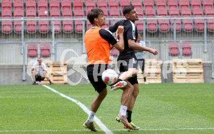 Fussball Bundesliga. Training SK Austria Klagenfurt. Thorsten Mahrer, David Toshevski . Klagenfurt, am 24.6.2024.
Foto: Kuess
www.qspictures.net
---
pressefotos, pressefotografie, kuess, qs, qspictures, sport, bild, bilder, bilddatenbank