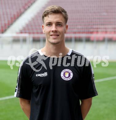 Fussball Bundesliga. Training SK Austria Klagenfurt. Tobias Koch.  Klagenfurt, am 24.6.2024.
Foto: Kuess
www.qspictures.net
---
pressefotos, pressefotografie, kuess, qs, qspictures, sport, bild, bilder, bilddatenbank