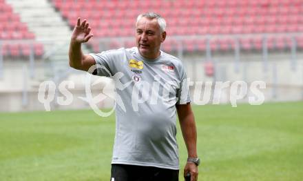 Fussball Bundesliga. Training SK Austria Klagenfurt. Trainer Peter Pacult.  Klagenfurt, am 24.6.2024.
Foto: Kuess
www.qspictures.net
---
pressefotos, pressefotografie, kuess, qs, qspictures, sport, bild, bilder, bilddatenbank