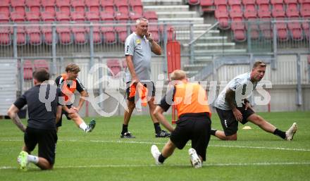 Fussball Bundesliga. Training SK Austria Klagenfurt. Trainer Peter Pacult, Co-Trainer Martin Lassnig.  Klagenfurt, am 24.6.2024.
Foto: Kuess
www.qspictures.net
---
pressefotos, pressefotografie, kuess, qs, qspictures, sport, bild, bilder, bilddatenbank