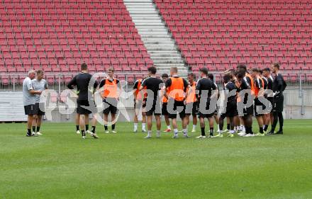 Fussball Bundesliga. Training SK Austria Klagenfurt.  Klagenfurt, am 24.6.2024.
Foto: Kuess
www.qspictures.net
---
pressefotos, pressefotografie, kuess, qs, qspictures, sport, bild, bilder, bilddatenbank