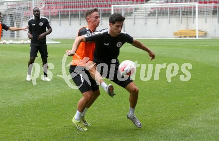 Fussball Bundesliga. Training SK Austria Klagenfurt. Laurenz Dehl, Sebastian Guerra Soto. Klagenfurt, am 24.6.2024.
Foto: Kuess
www.qspictures.net
---
pressefotos, pressefotografie, kuess, qs, qspictures, sport, bild, bilder, bilddatenbank