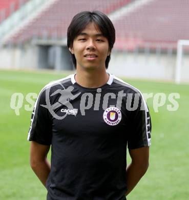 Fussball Bundesliga. Training SK Austria Klagenfurt. Min-young Lee. Klagenfurt, am 24.6.2024.
Foto: Kuess
www.qspictures.net
---
pressefotos, pressefotografie, kuess, qs, qspictures, sport, bild, bilder, bilddatenbank