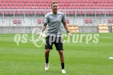 Fussball Bundesliga. Training SK Austria Klagenfurt. Train Co-Trainer Martin Lassnig. Klagenfurt, am 24.6.2024.
Foto: Kuess
www.qspictures.net
---
pressefotos, pressefotografie, kuess, qs, qspictures, sport, bild, bilder, bilddatenbank