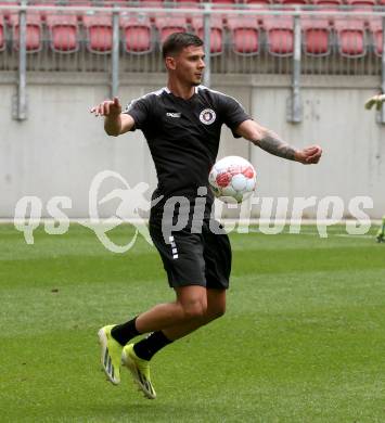 Fussball Bundesliga. Training SK Austria Klagenfurt. David Toshevski. Klagenfurt, am 24.6.2024.
Foto: Kuess
www.qspictures.net
---
pressefotos, pressefotografie, kuess, qs, qspictures, sport, bild, bilder, bilddatenbank