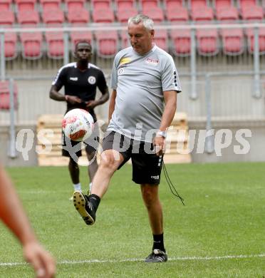 Fussball Bundesliga. Training SK Austria Klagenfurt. Trainer Peter Pacult. Klagenfurt, am 24.6.2024.
Foto: Kuess
www.qspictures.net
---
pressefotos, pressefotografie, kuess, qs, qspictures, sport, bild, bilder, bilddatenbank