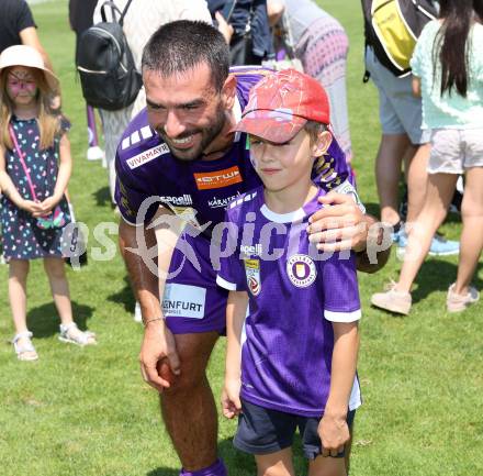 Fussball Bundesliga. Tag der offenen Tuer. SK Austria Klagenfurt. Kosmas Gkezos . Klagenfurt, am 6.7.2024.
Foto: Kuess
www.qspictures.net
---
pressefotos, pressefotografie, kuess, qs, qspictures, sport, bild, bilder, bilddatenbank