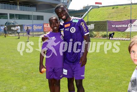 Fussball Bundesliga. Tag der offenen Tuer. SK Austria Klagenfurt.  Solomon Bonnah. Klagenfurt, am 6.7.2024.
Foto: Kuess
www.qspictures.net
---
pressefotos, pressefotografie, kuess, qs, qspictures, sport, bild, bilder, bilddatenbank