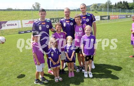 Fussball Bundesliga. Tag der offenen Tuer. SK Austria Klagenfurt.  David Toshevski, Florian Jaritz, Niklas Szerencsi. Klagenfurt, am 6.7.2024.
Foto: Kuess
www.qspictures.net
---
pressefotos, pressefotografie, kuess, qs, qspictures, sport, bild, bilder, bilddatenbank