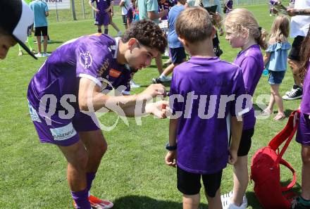 Fussball Bundesliga. Tag der offenen Tuer. SK Austria Klagenfurt.  Ben Bobzien. Klagenfurt, am 6.7.2024.
Foto: Kuess
www.qspictures.net
---
pressefotos, pressefotografie, kuess, qs, qspictures, sport, bild, bilder, bilddatenbank