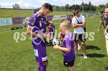 Fussball Bundesliga. Tag der offenen Tuer. SK Austria Klagenfurt. Thorsten Mahrer . Klagenfurt, am 6.7.2024.
Foto: Kuess
www.qspictures.net
---
pressefotos, pressefotografie, kuess, qs, qspictures, sport, bild, bilder, bilddatenbank