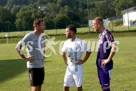 Fussball Testspiel. SK Austria Klagenfurt gegen Leoben.  Co-Trainer Martin Lassnig, Okan Aydin, Florian Jaritz.  Glanegg, am 17.7.2024.
Foto: Kuess
www.qspictures.net
---
pressefotos, pressefotografie, kuess, qs, qspictures, sport, bild, bilder, bilddatenbank