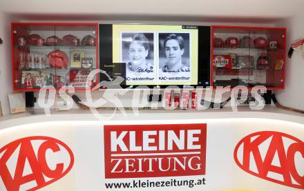 Eishockey. Besuch von Marco Kasper bei KAC Archivar Robert Platzer.  Feature. Vitrine, Digitales Archiv. Hermagor, am 4.7.2024.
Foto: Kuess
www.qspictures.net
---
pressefotos, pressefotografie, kuess, qs, qspictures, sport, bild, bilder, bilddatenbank