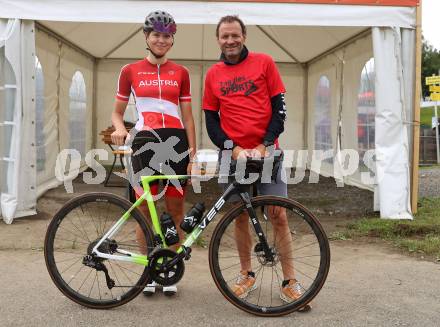 Tag des Sports. Johanna Martini, Peter Paco Wrolich. Villach, 3.7.2024
Foto: Kuess
www.qspictures.net
---
pressefotos, pressefotografie, kuess, qs, qspictures, sport, bild, bilder, bilddatenbank