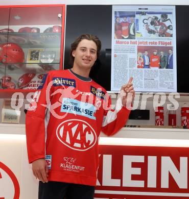 Eishockey. Besuch von Marco Kasper bei KAC Archivar Robert Platzer. Marco Kasper. Hermagor, am 4.7.2024.
Foto: Kuess
www.qspictures.net
---
pressefotos, pressefotografie, kuess, qs, qspictures, sport, bild, bilder, bilddatenbank