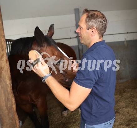 Dressurreiten. Homestory. Christian Schumach. Muraunberg, am 5.7.2024.
Foto: Kuess
---
pressefotos, pressefotografie, kuess, qs, qspictures, sport, bild, bilder, bilddatenbank