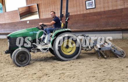 Dressurreiten. Homestory. Christian Schumach. Muraunberg, am 5.7.2024.
Foto: Kuess
---
pressefotos, pressefotografie, kuess, qs, qspictures, sport, bild, bilder, bilddatenbank