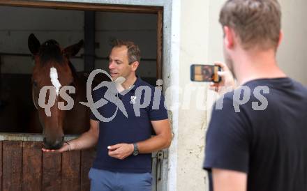 Dressurreiten. Homestory. Christian Schumach. Muraunberg, am 5.7.2024.
Foto: Kuess
---
pressefotos, pressefotografie, kuess, qs, qspictures, sport, bild, bilder, bilddatenbank